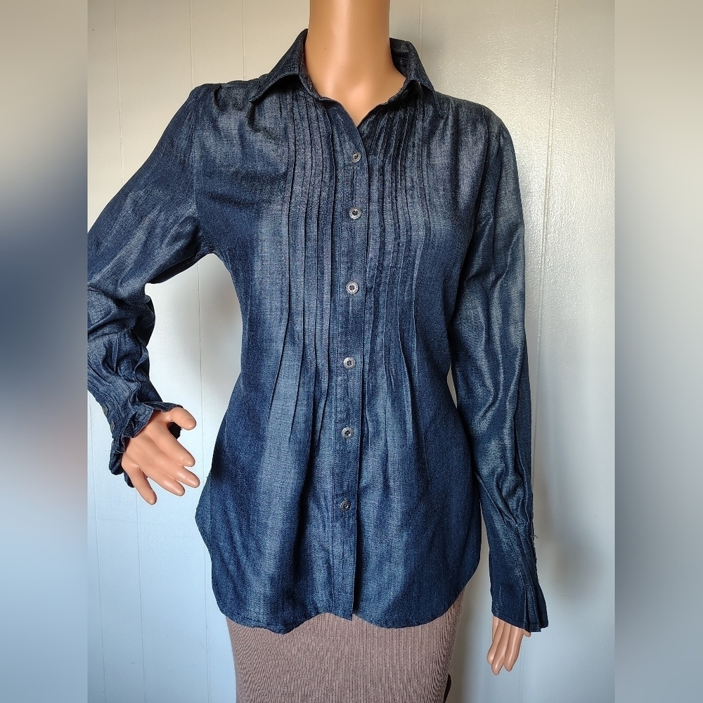 Coldwater Creek Denim Blouse Sz PS Pintuck Button Front Long Sleeve.